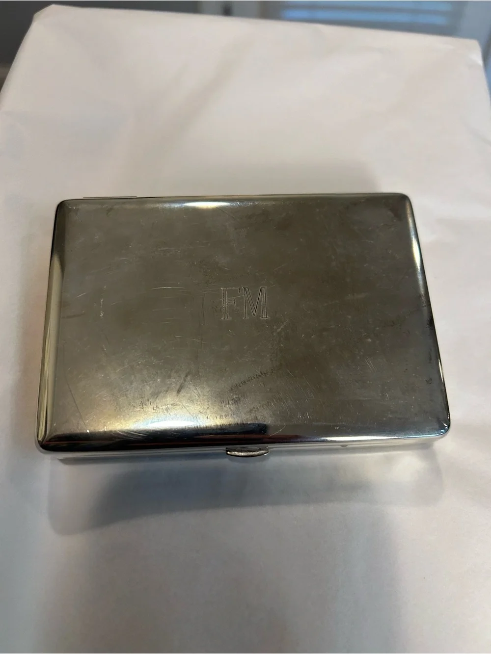 Silver Metal mirror and tissue - Classic Compact .